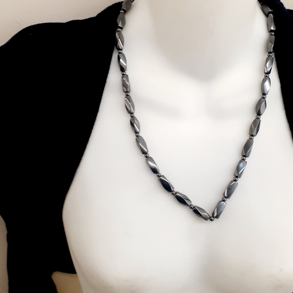 24" Hematite magnetic bead necklace - Picture 2 of 5